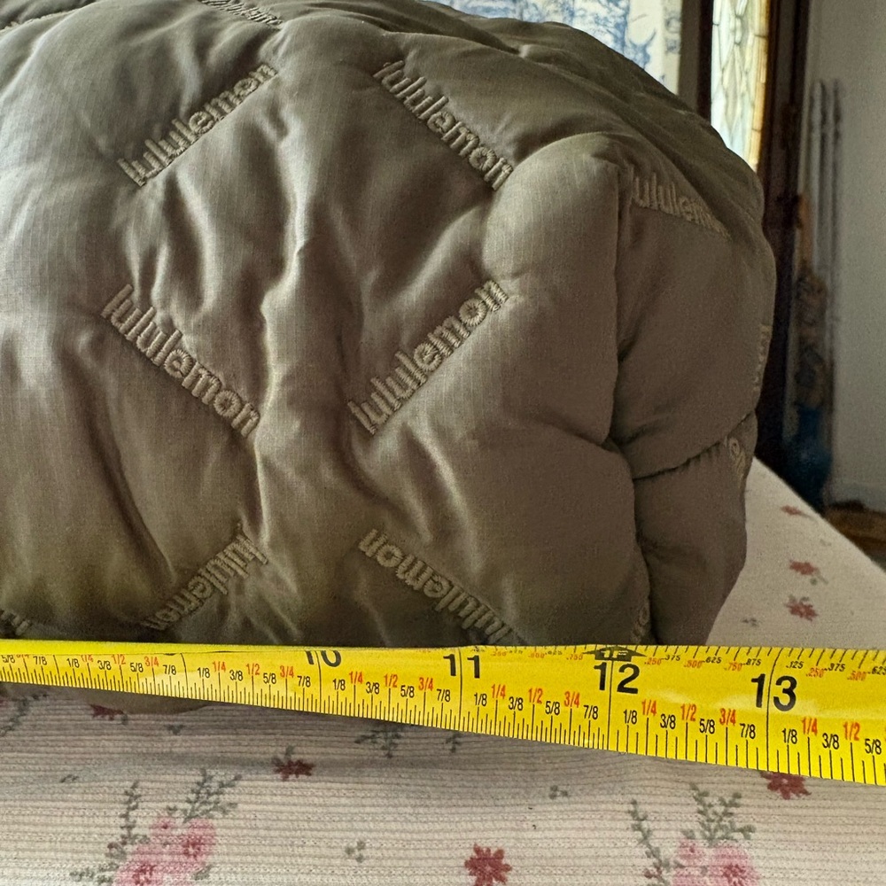 Lululemon extra large tote - Picture 10 of 10